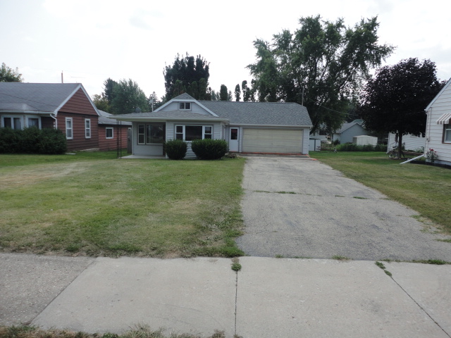 139 Charlton Street, Beaver Dam, WI 53916 