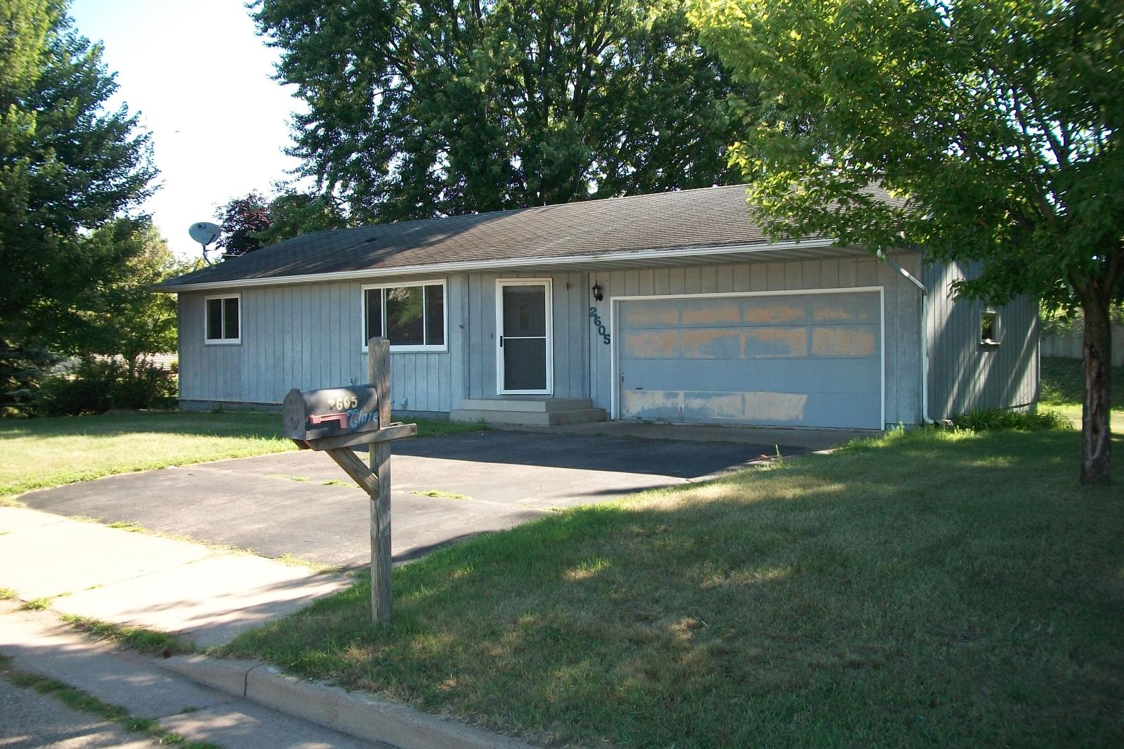 2605 Clare St, Eau Claire, WI 54703 