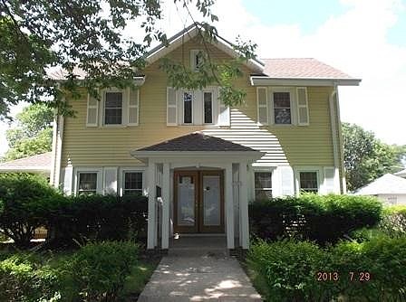 Murray, Milwaukee, WI 53211 