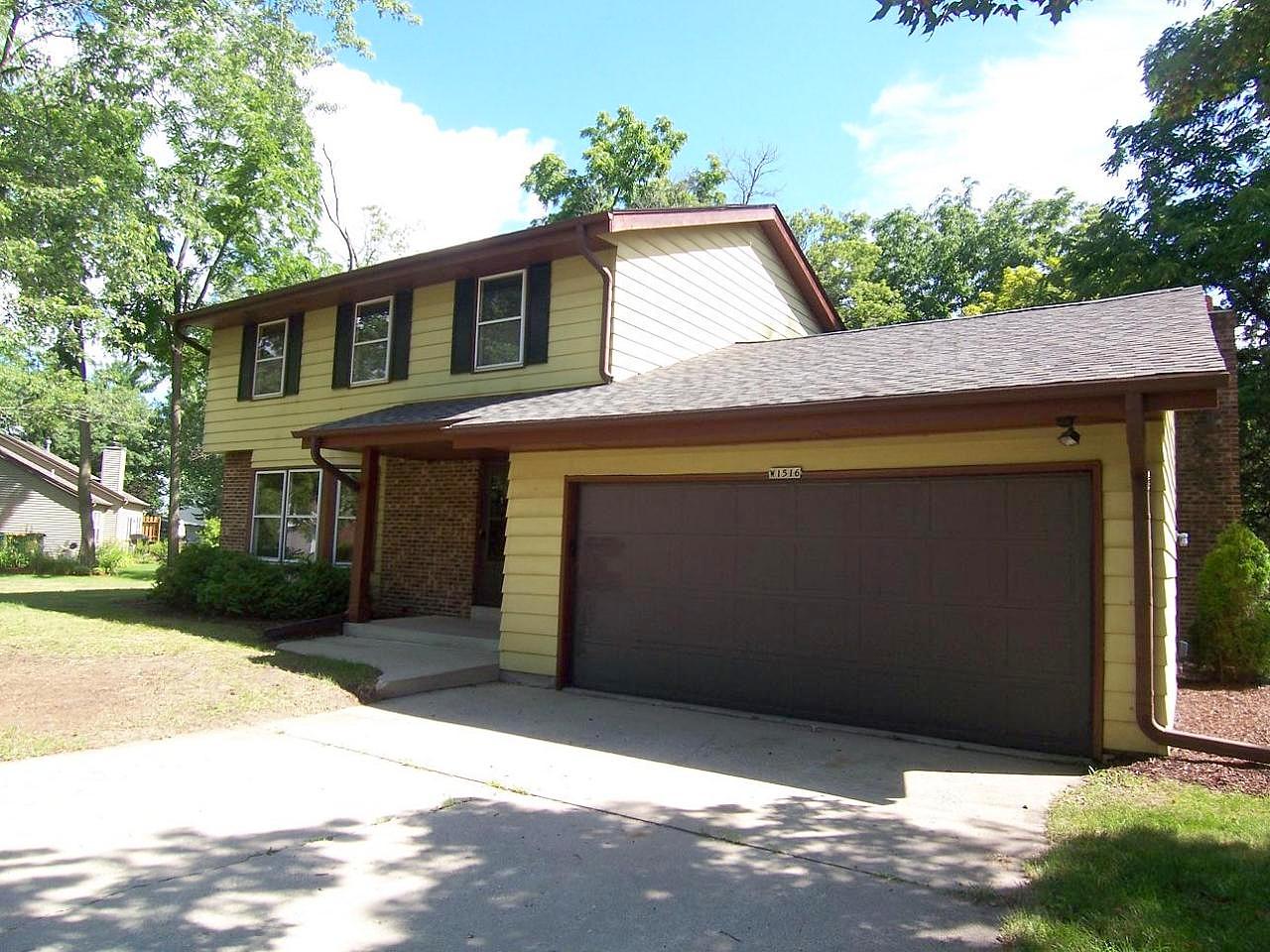 W Fairway Rd, East Troy, WI 53149 