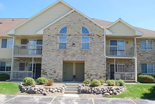 Easy, Hartland, WI 53029 