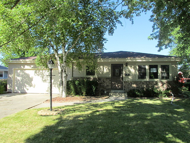 Manhattan, Menomonee Falls, WI 53051 