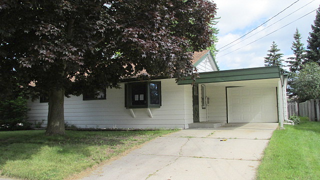 Linden, Saukville, WI 53080 