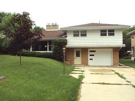 Brookdale Dr, South Milwaukee, WI 53172 