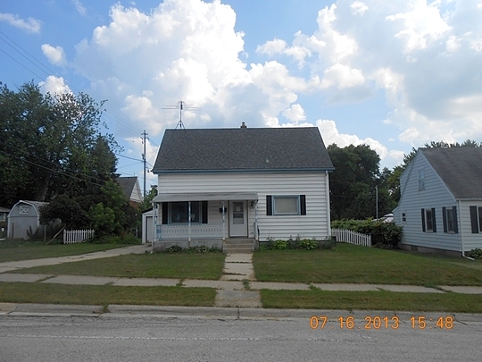 Chestnut, South Milwaukee, WI 53172 