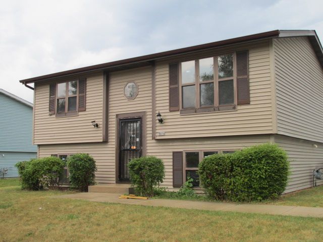 6454 N 105th St, Milwaukee, WI 53224 