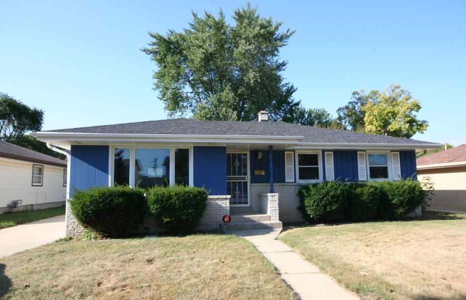 6911 West Acacia, Milwaukee, WI 53223 