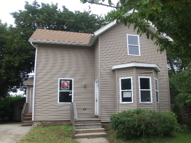 1204 The Strand, Waukesha, WI 53186 