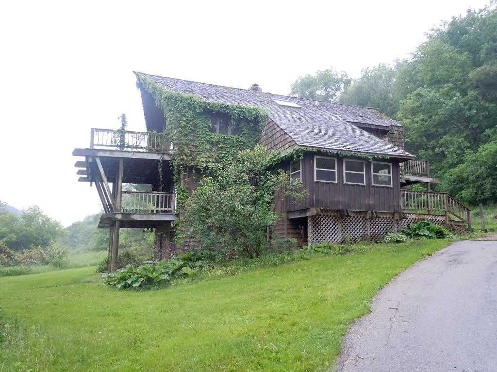 Mule Hollow, De Soto, WI 54624 