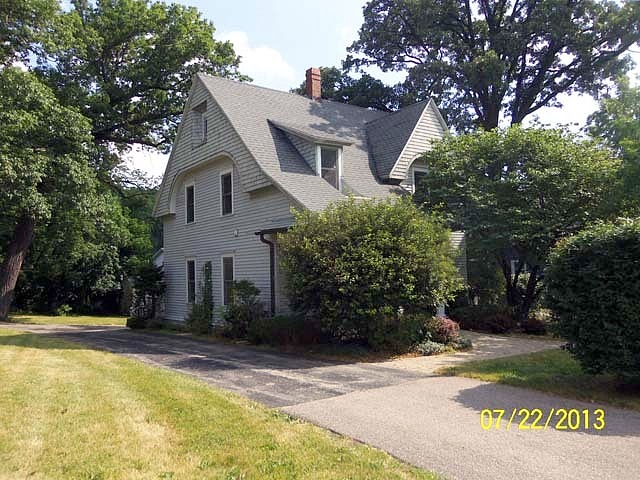 Kinzie, Fontana, WI 53125 