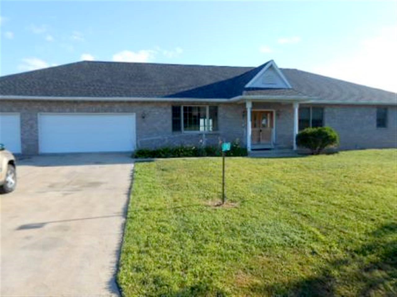 Vang, Sun Prairie, WI 53590 