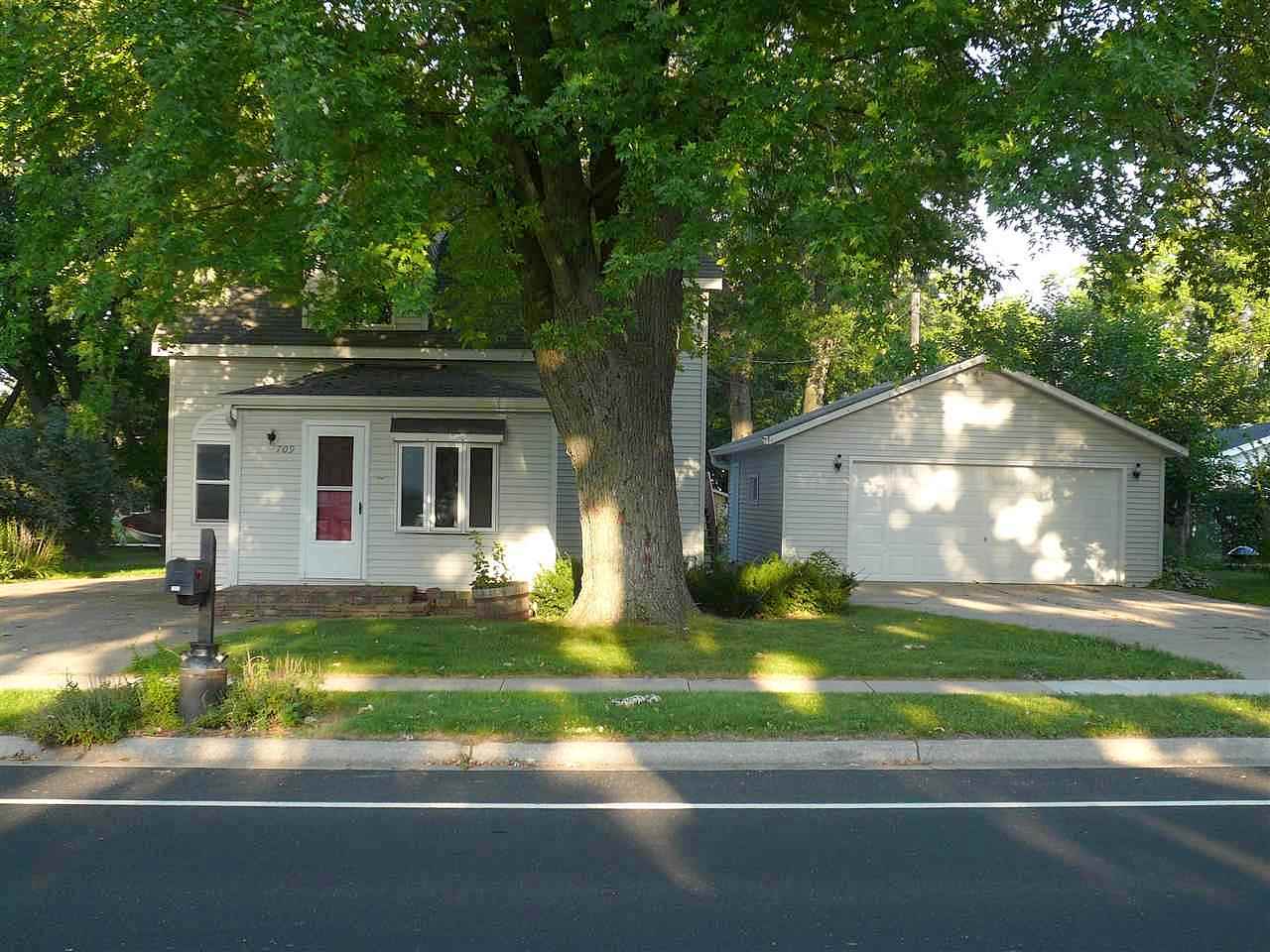 Page, Stoughton, WI 53589 