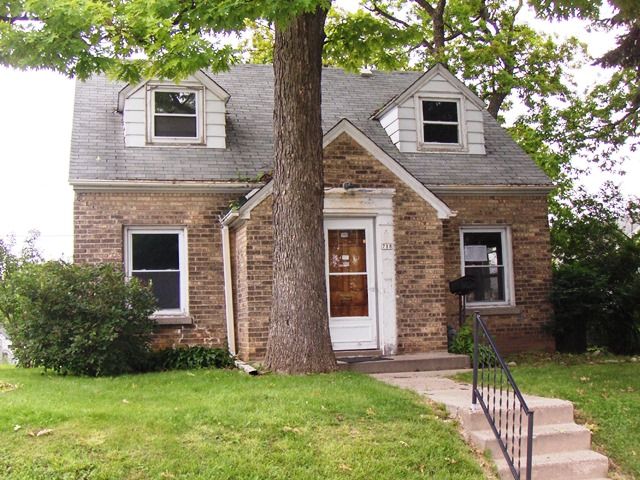 718 S 58th Street, West Allis, WI 53214 