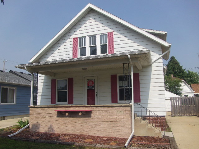 1532 Bryn Mawr Ave, Racine, WI 53403 