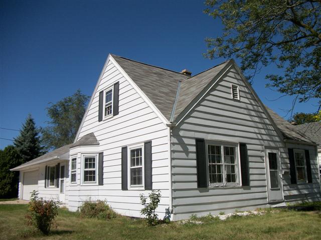 1502 Monroe St, West Bend, WI 53090 