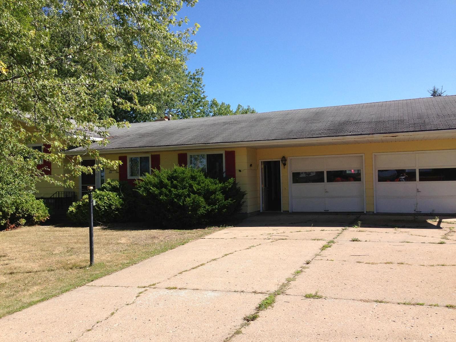 Lincoln, Marshfield, WI 54449 