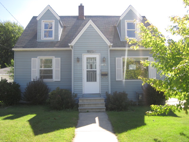 1127 S Fisk Street, Green Bay, WI 54304 