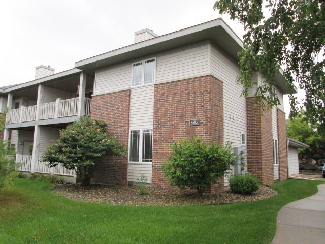 5583 Bantry Lane Apt 2, Fitchburg, WI 53711 