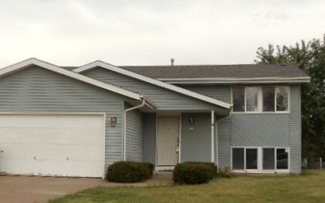 700 E Quail Run, Oak Creek, WI 53154 
