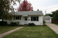 943 Sherry St, Neenah, WI 54956 
