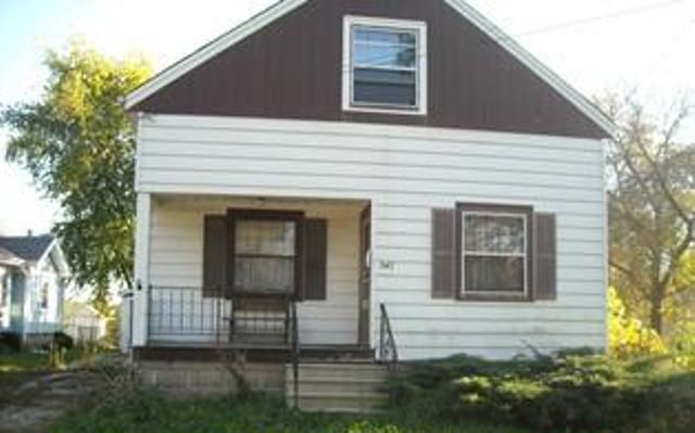 547 W Oakwood Rd, Oak Creek, WI 53154 