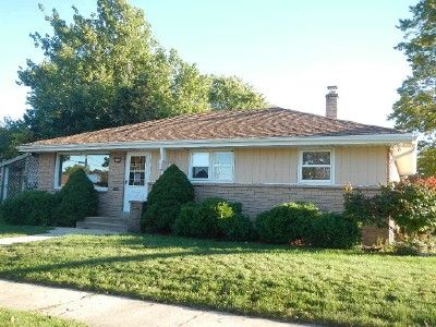 7925 W Holt Ave, Milwaukee, WI 53219 