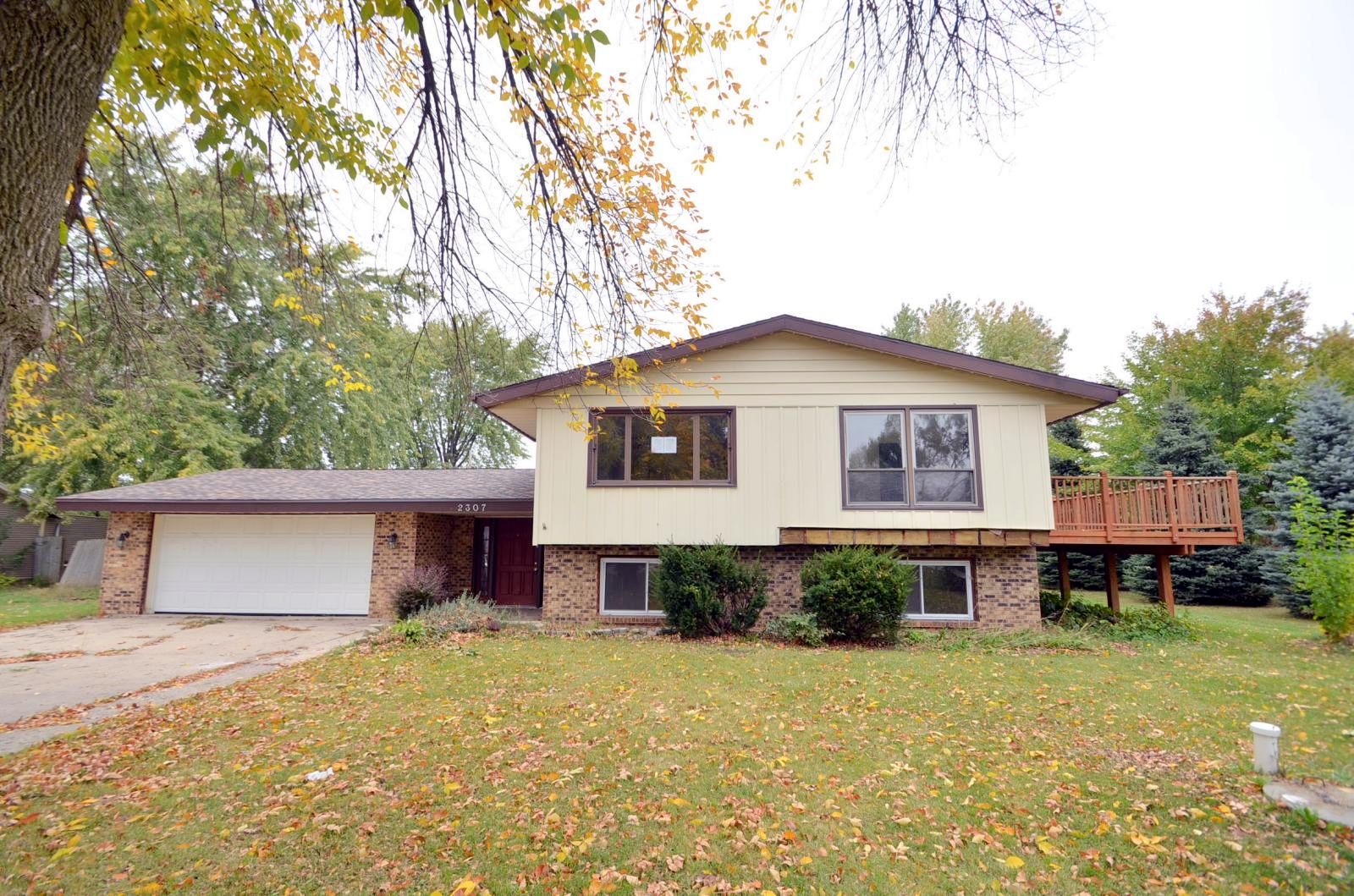 2307 E Lorena Drive, Beloit, WI 53511 