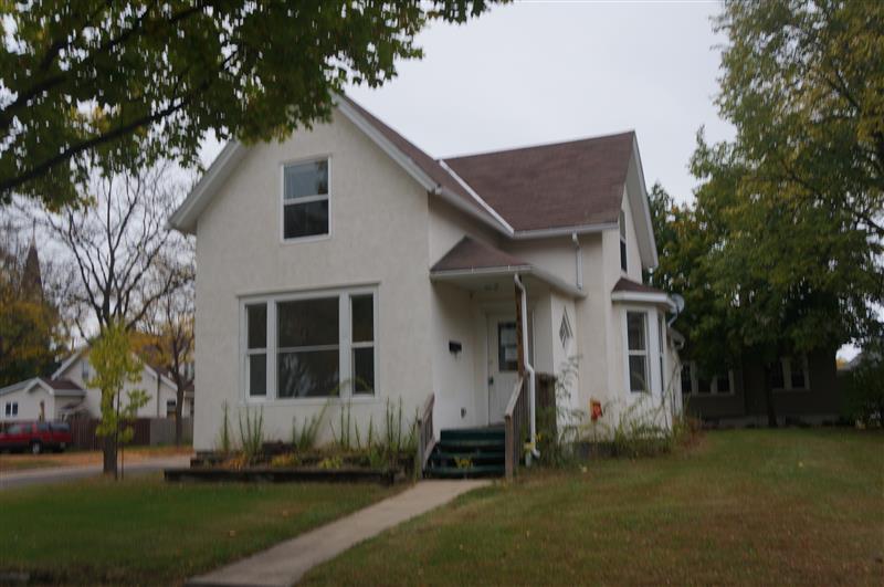 1437 Elm St, Green Bay, WI 54302 