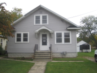 135 5th St, Neenah, WI 54956 