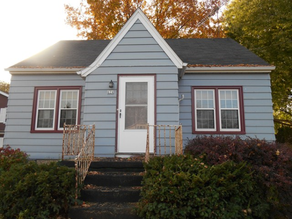 624 N Grandview Blvd, Waukesha, WI 53188 