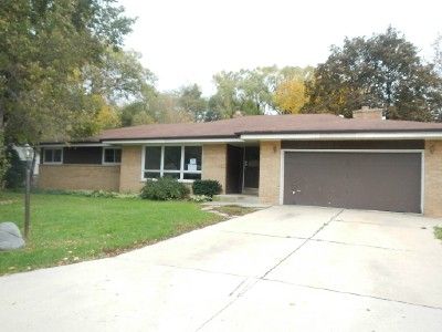 567 W Fransee Ln, Glendale, WI 53217 