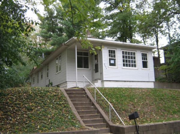 2326 2nd St, Eau Claire, WI 54703 