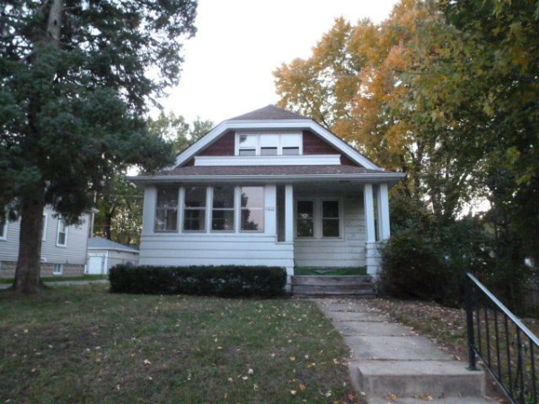 1035 S 90th Street, West Allis, WI 53214 