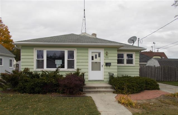 1610 28th St, Two Rivers, WI 54241 