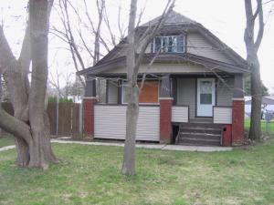 5743 N. Teutonia, Milwaukee, WI 53209 