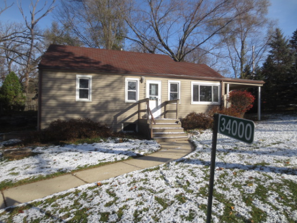 34000 White Oak Dr, Burlington, WI 53105 