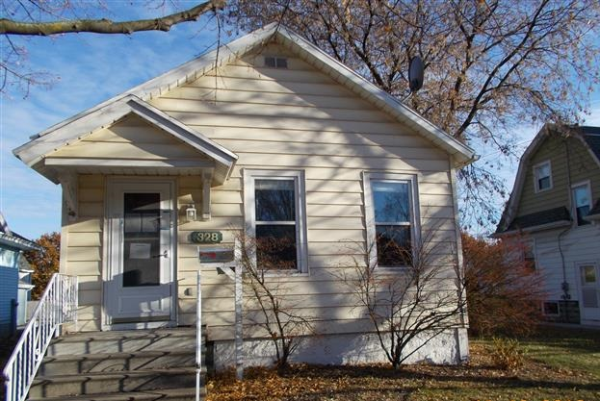 328 N Ashland Ave, Green Bay, WI 54303 