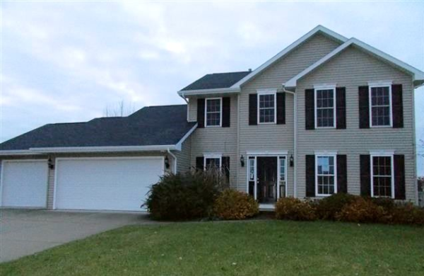 2174 Daly Dr, Green Bay, WI 54311 