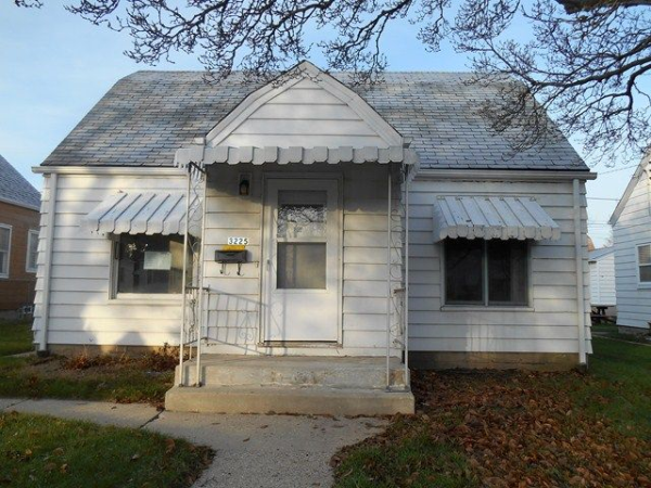 3225 S Burrell St, Milwaukee, WI 53207 