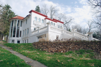 W283N3302 Lakeside Rd, Delafield, WI 53018 