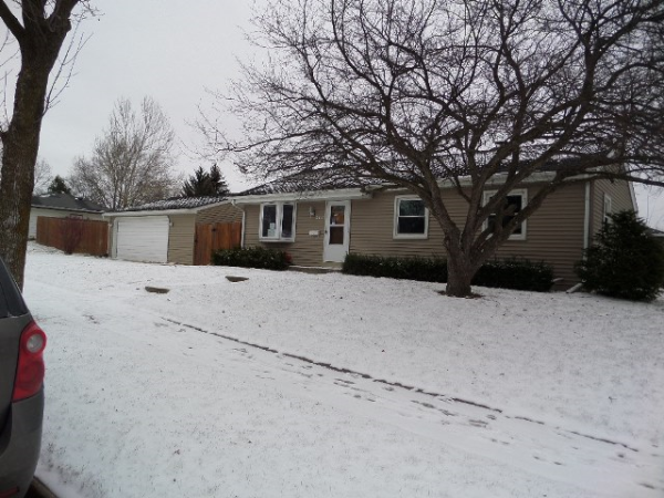 2015 S Grand Avenue, Waukesha, WI 53189 