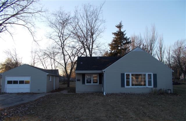 611 S Western Ave, Neenah, WI 54956 