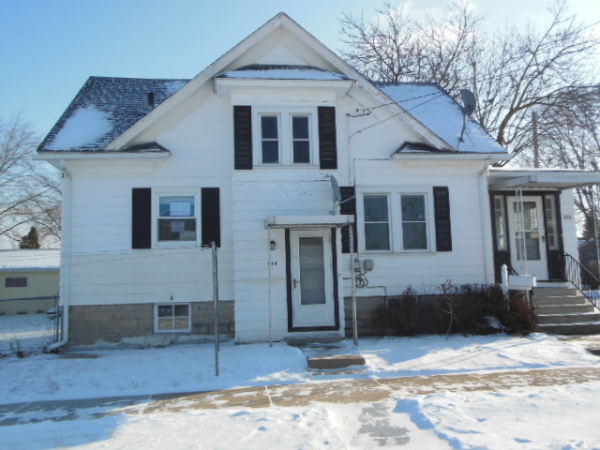 614 Rugby St, Oshkosh, WI 54902 