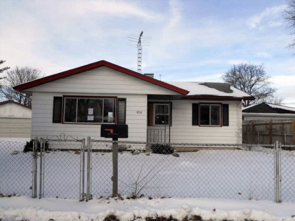 8528 16th Ave, Kenosha, WI 53143 