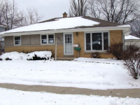 10412 W Caldwell Av, Milwaukee, WI 53225 