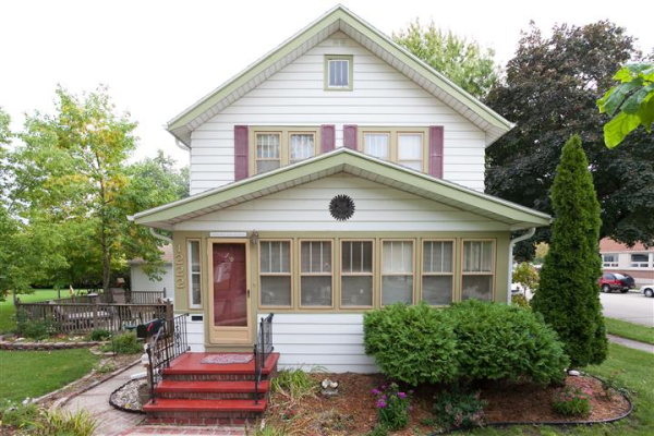 1222 S Monroe St, Appleton, WI 54915 