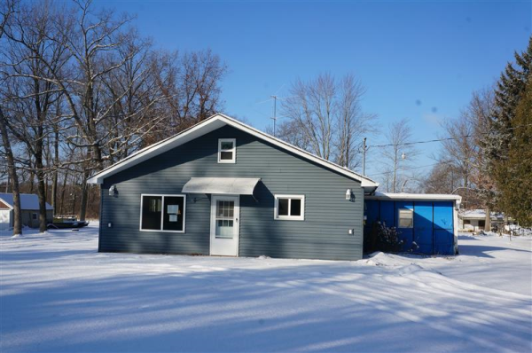N5809 Edgewood Dr, Shawano, WI 54166 