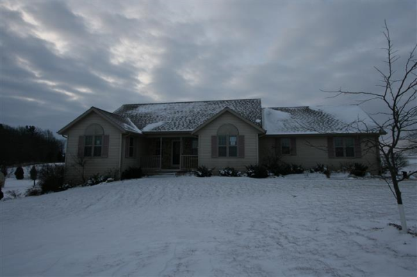 16733 West Hillcrest Rd, Reedsville, WI 54230 