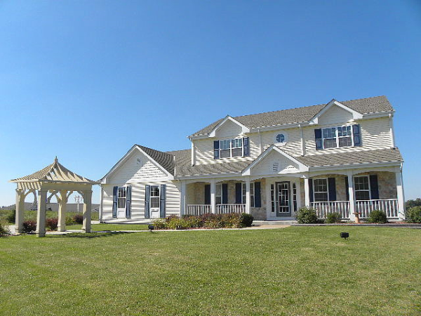 W381N8165 Rolling River Ct, Oconomowoc, WI 53066 