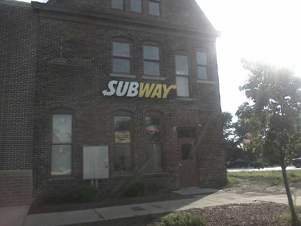 2652 W Fond Du Lac, Milwaukee, WI 53206 